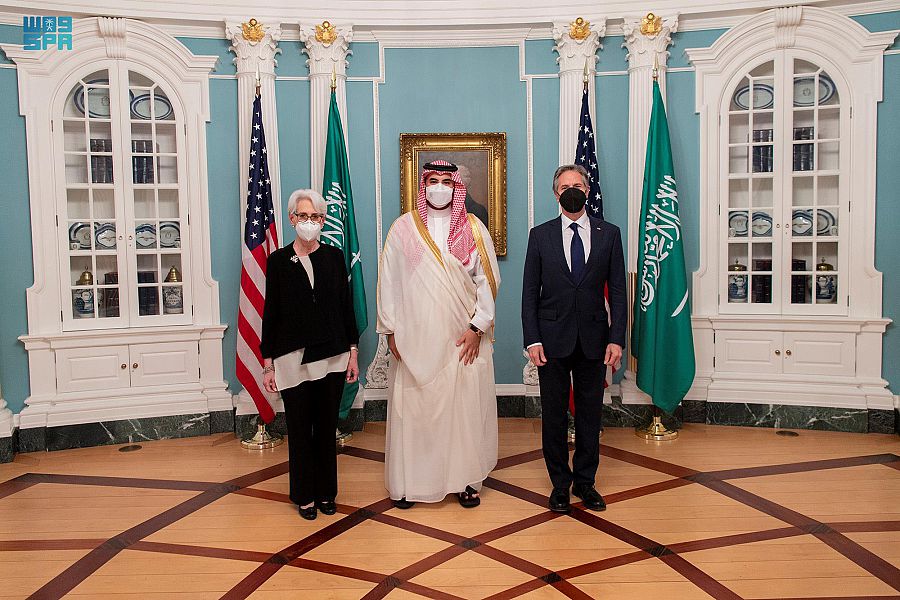 خالد بن سلمان يلتقي وزير الخارجية الأمريكي