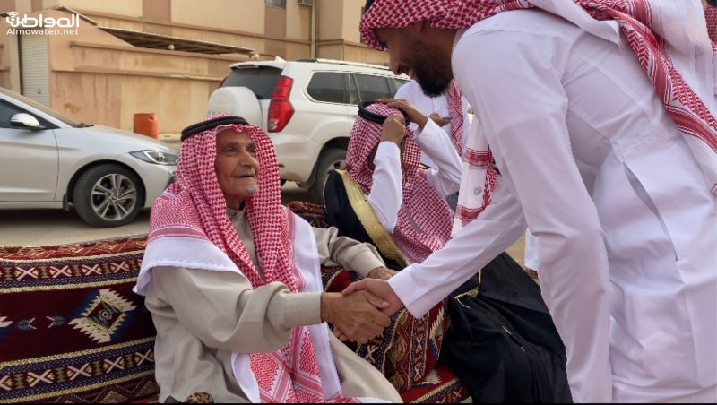 حفر الباطن: أهالي حارة العيون يتوارثون عادة منذ 70 عام 
