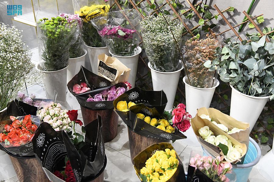 مبيعات الورد تتصدر مقتنيات النساء بجازان خلال إجازة عيد الفطر المبارك
