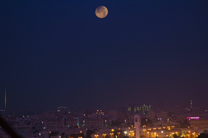 فلكية جدة ترصد خسوف القمر فجر اليوم