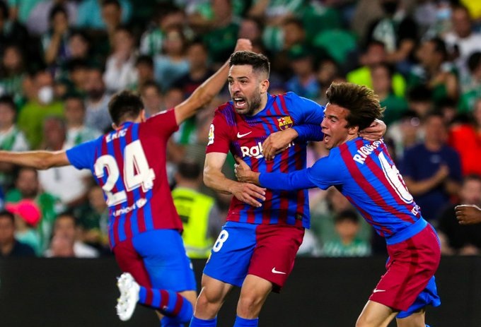 برشلونة يُنقذ موسمه الكارثي ببطاقة دوري الأبطال