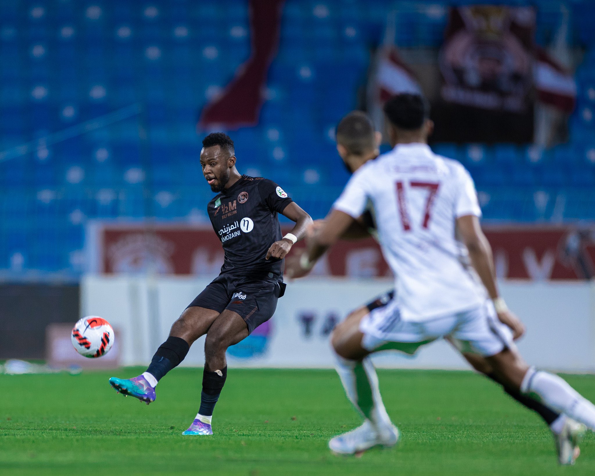 حسان تمبكتي يحسم مصيره حول الانتقال لـ الهلال أو النصر