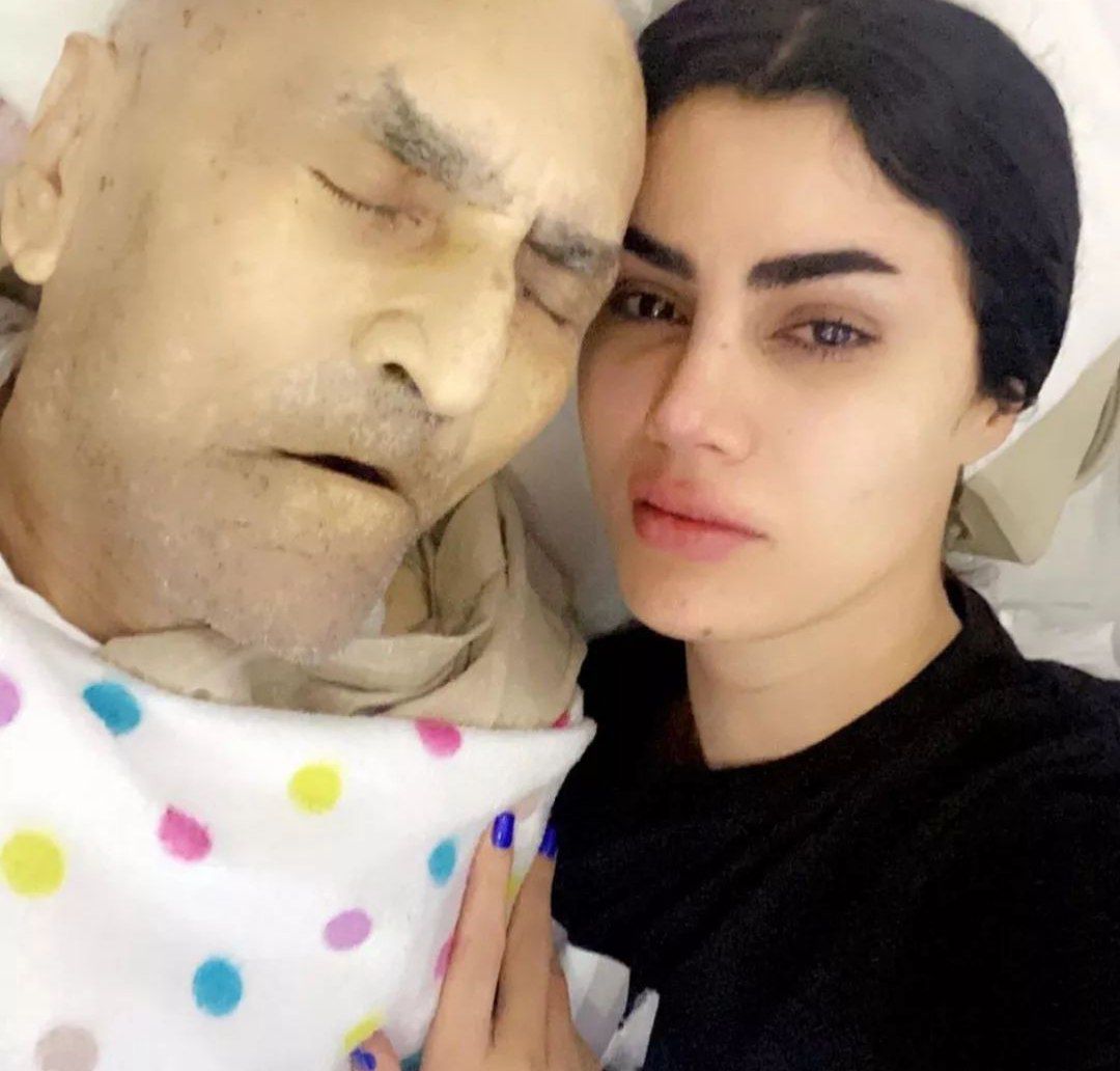 كادي القيسي تثير الجدل بسيلفي مع والدها