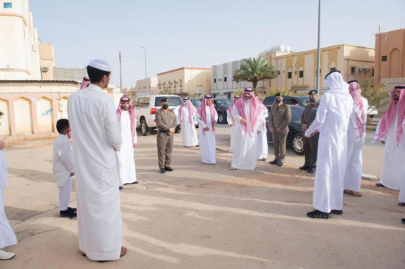 أمير الشمال يتفقد المنازل المتضررة جراء هطول الأمطار في عرعر - محتوى