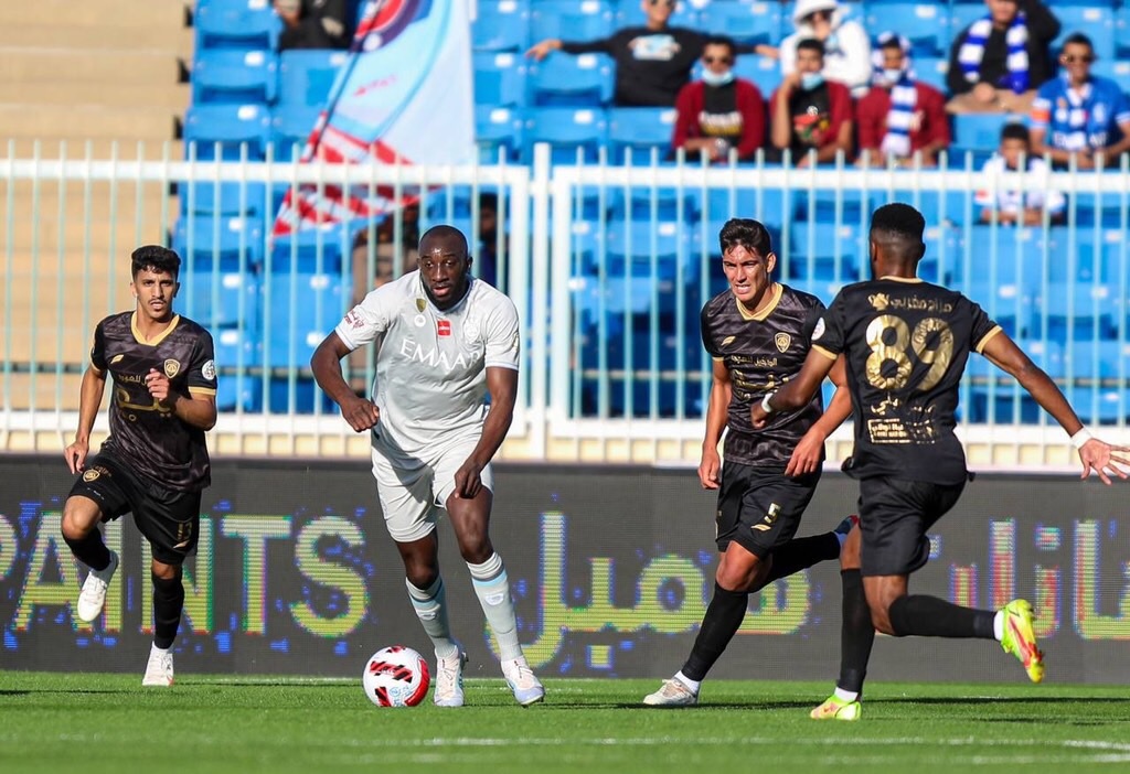 صافرة أجنبية لمباراتي الاتحاد والهلال