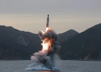 اليابان تعلن حالة طوارئ بعد إطلاق كوريا الشمالية صاروخًا اتجاهها