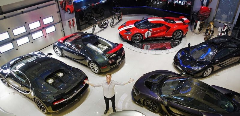 شاهد.. كهف سري يتضمن عشرات السيارات النادرة الخارقة