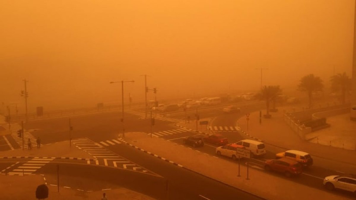 عاصفة ترابية جديدة تصل منطقة الرياض