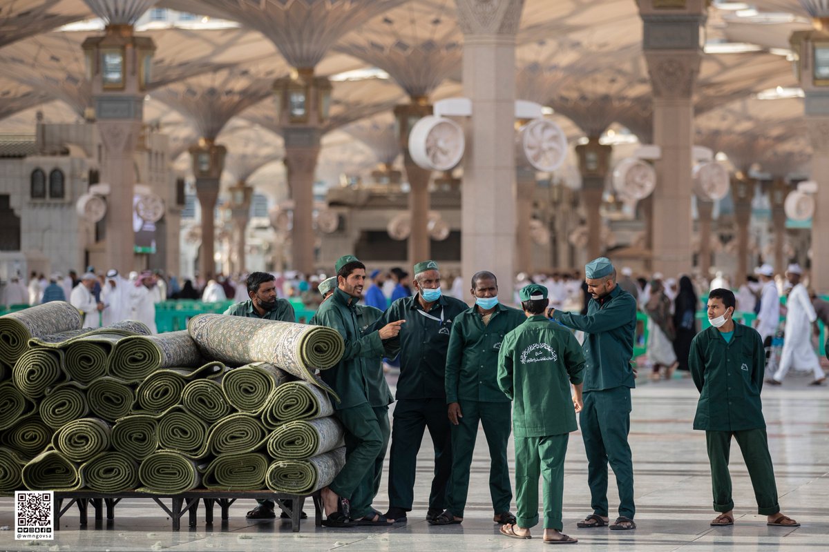 لقطات لاستعدادات المسجد النبوي لصلاة عيد الفطر