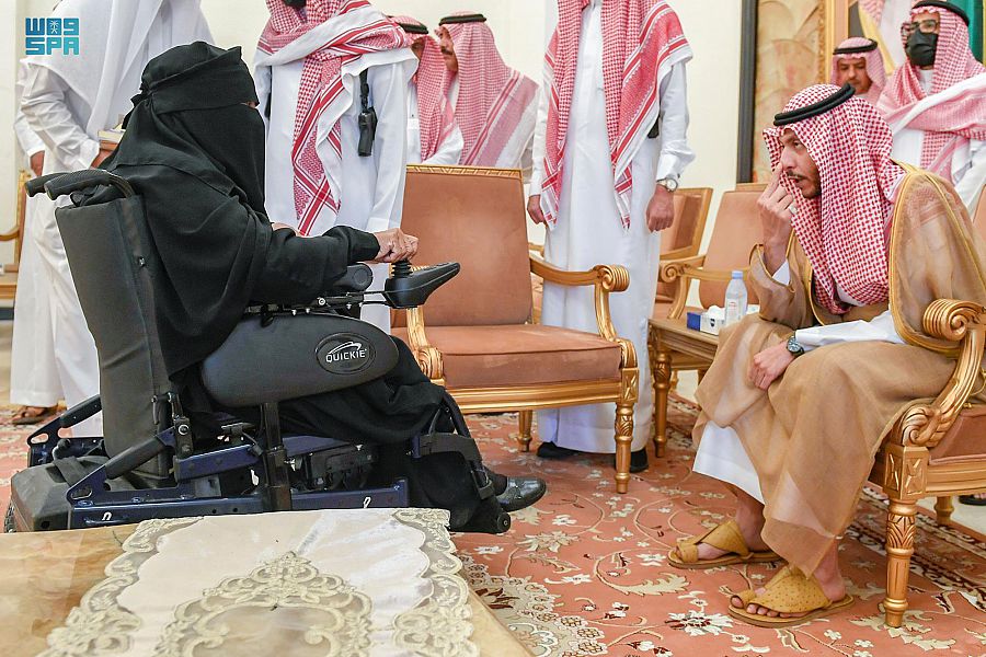 سعود بن نهار يستمع لتطلعات واحتياجات أهالي الطائف