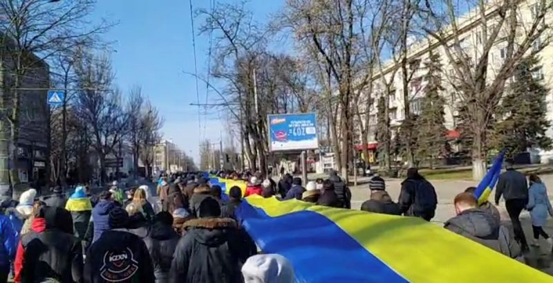مدينة خيرسون الأوكرانية تسعى للانضمام إلى روسيا 