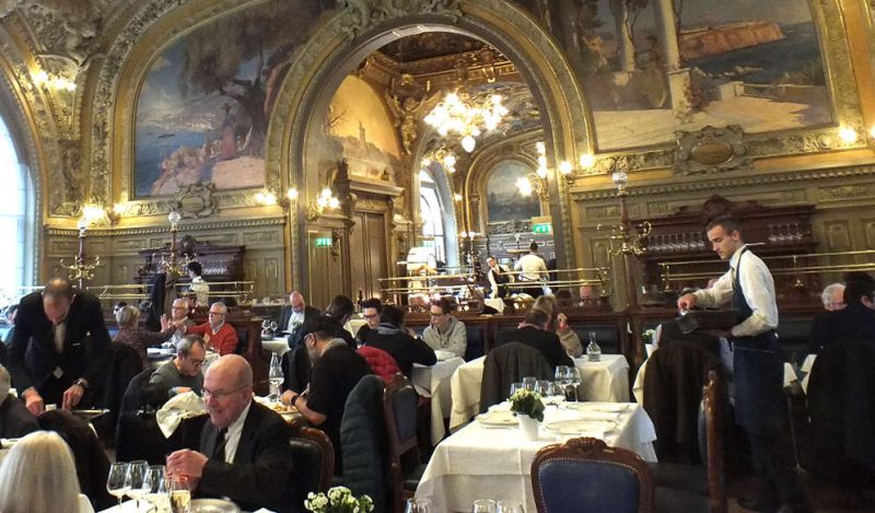 مطاعم فرنسا ليست مستعدة لاستقبال السياح لأول مرة في تاريخها الحديث 