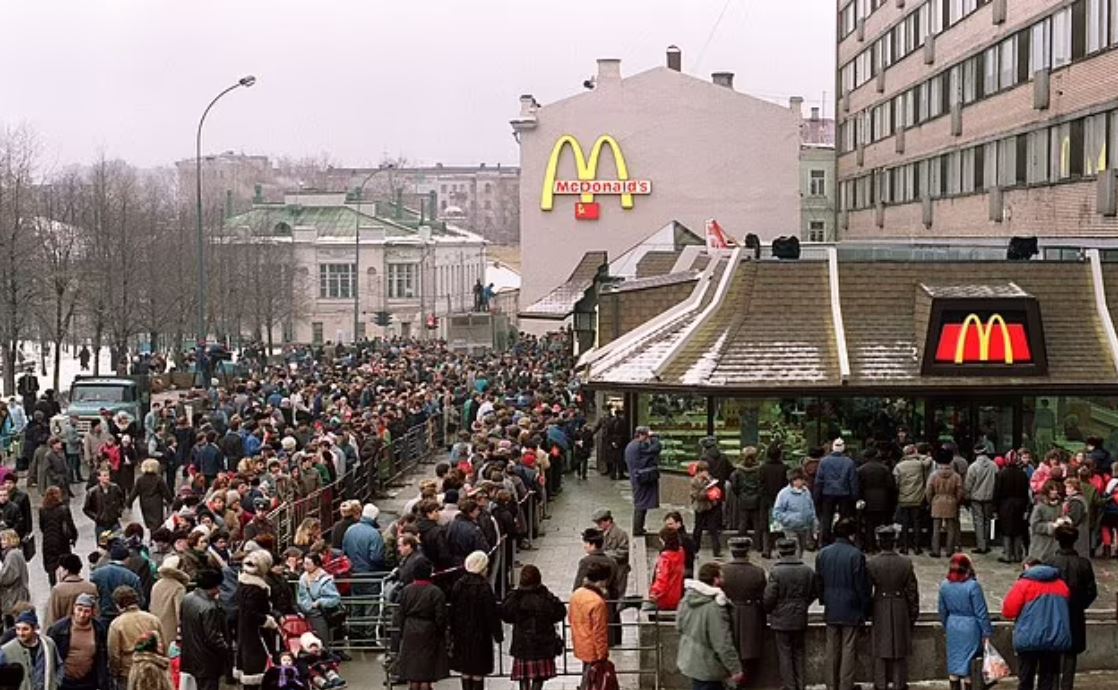 من ماكدونالدز إلى باكدونالدز هكذا عالجت روسيا أزمة البطالة
