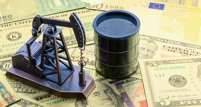 وزير المالية يوضح خطط السعودية المقبلة لعائدات النفط 