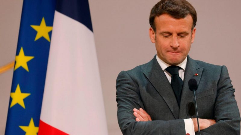 أزمة سياسية طاحنة في فرنسا تدخلها مأزقًا صعبًا 