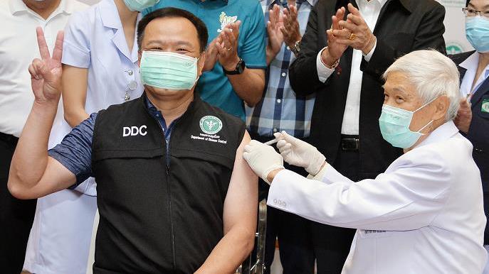 وزير الصحة التايلندي يصاب بكورونا رغم تلقيه 6 جرعات من اللقاح