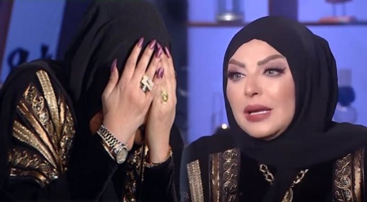 ميار الببلاوي تنهار وتستغيث بعد مرض ابنها