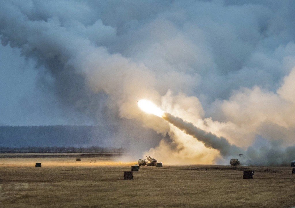 لأول مرة.. أوكرانيا تقصف مناطق في لوجانسك بمدافع أمريكية