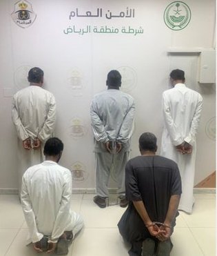شرطة الرياض تسترد 6 مركبات مسروقة وتطيح بسارقيها