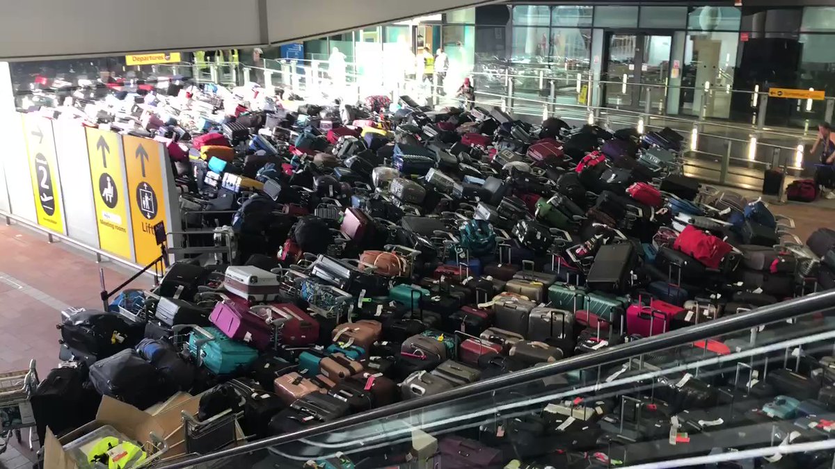 أزمة في مطار هيثرو.. أين ذهبت حقائب المسافرين؟
