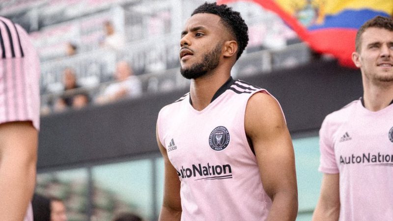 محمد آدم لاعب الشباب