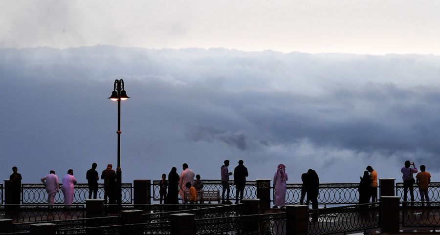 مشاهد رائعة من أجواء أبها الصيفية