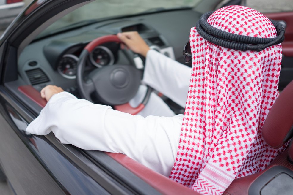 دعوات لخفض أسعار السيارات في السعودية