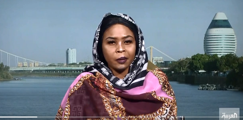 السودانية صاحبة لافتة عايزة عريس: لن أخبر أولادي