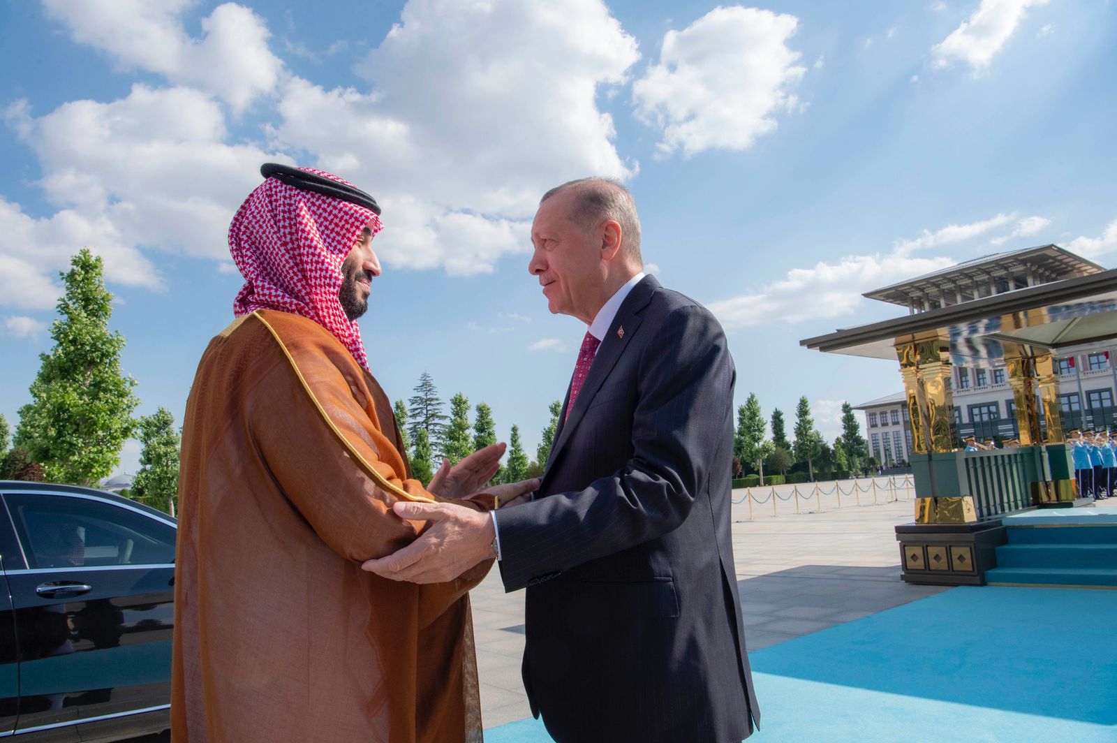 لقطات من استقبال ولي العهد في القصر الرئاسي التركي