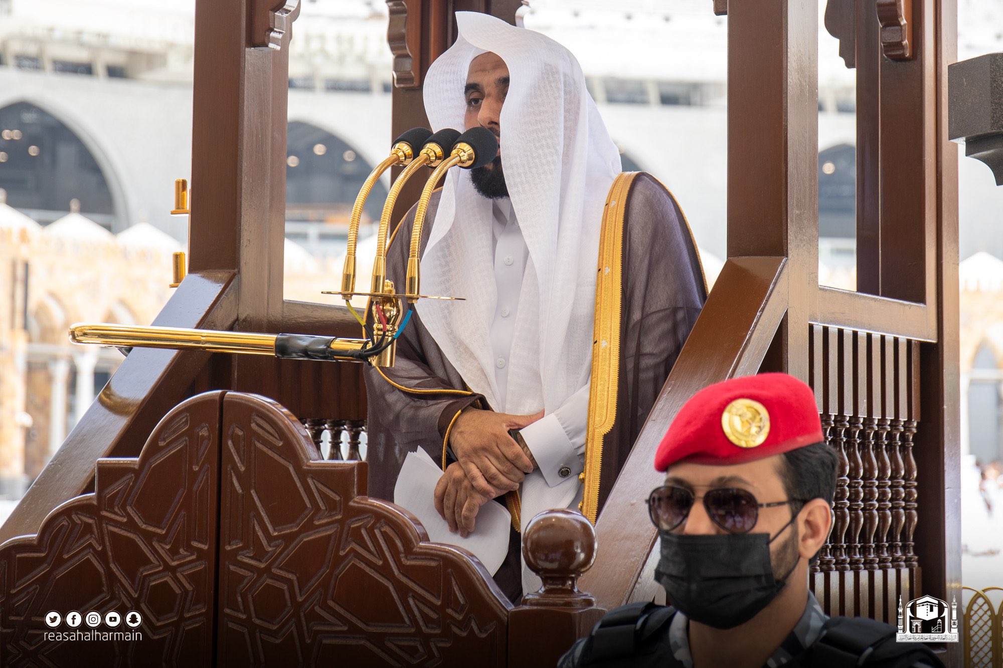 خطيب المسجد الحرام : هل يقبل أحدنا أن يكون مصـدر شؤم؟!