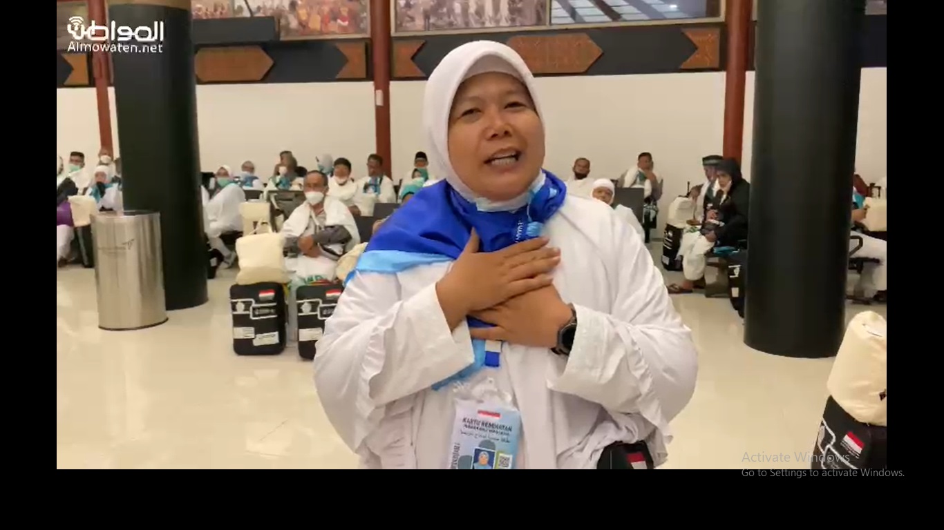 حاجة إندونيسية لـ”المواطن” من جاكرتا: سعيدة بالحج وشكرًا للسعودية