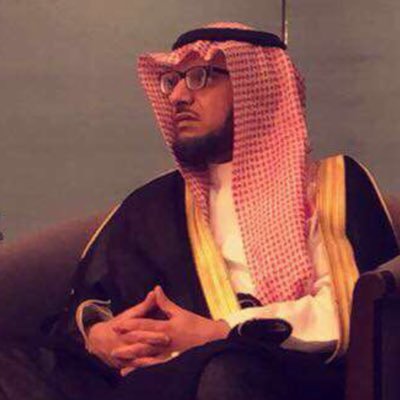 خالد آل سعود يعلق على مشهور يصور مريضًا في العناية: الله لا يسلمك