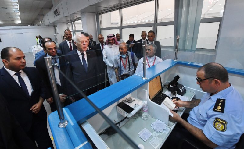 زيارة رئيس الجمهورية #قيس_سعيد إلى مطار تونس قرطاج لتوديع الحجيج والإطلاع على ظروف انطلاق الرحلات. #TnPR