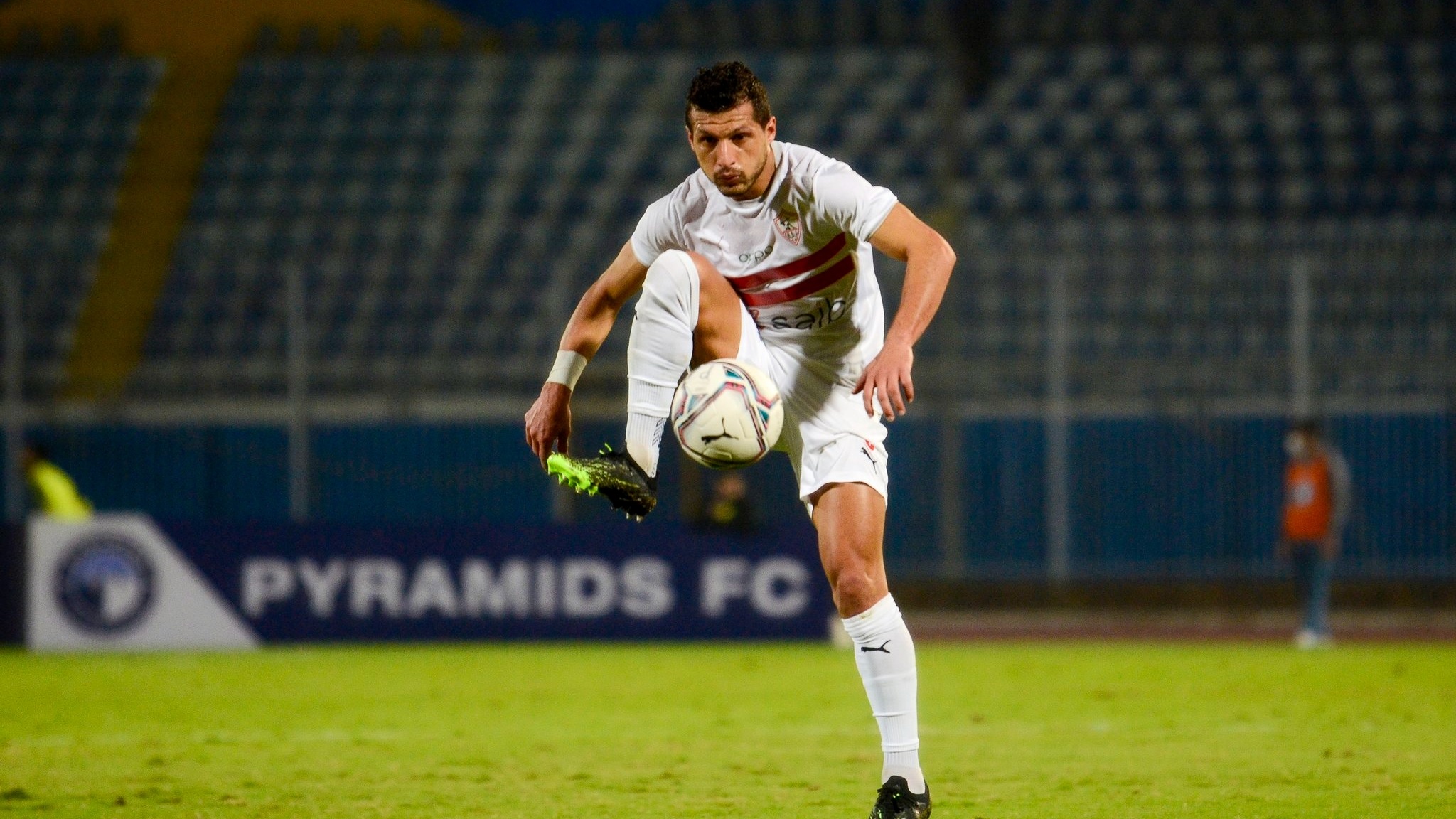 طارق حامد يسعى لحل أزمته مع الزمالك