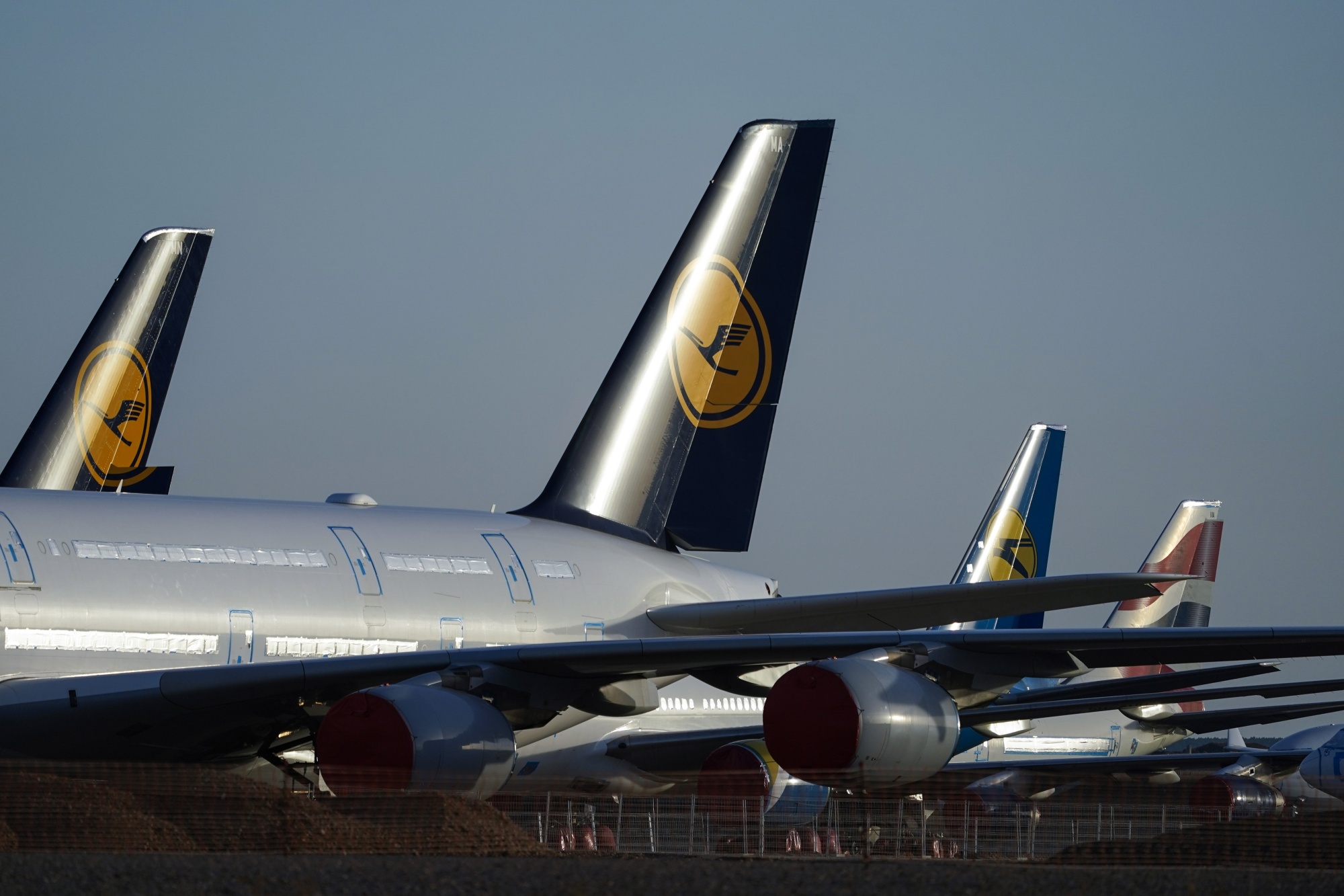 لوفتهانزا تلغي 900 رحلة طيران والشركة المشغلة لمطار فرانكفورت تحذر