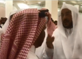 شاهد.. وزير الشؤون الإسلامية يلوم العاملين بأحد المساجد بسبب تمديدات كهربائية خطيرة - المواطن