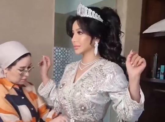 لجين عمران تثير الجدل بعد إطلالة العروس في المغرب
