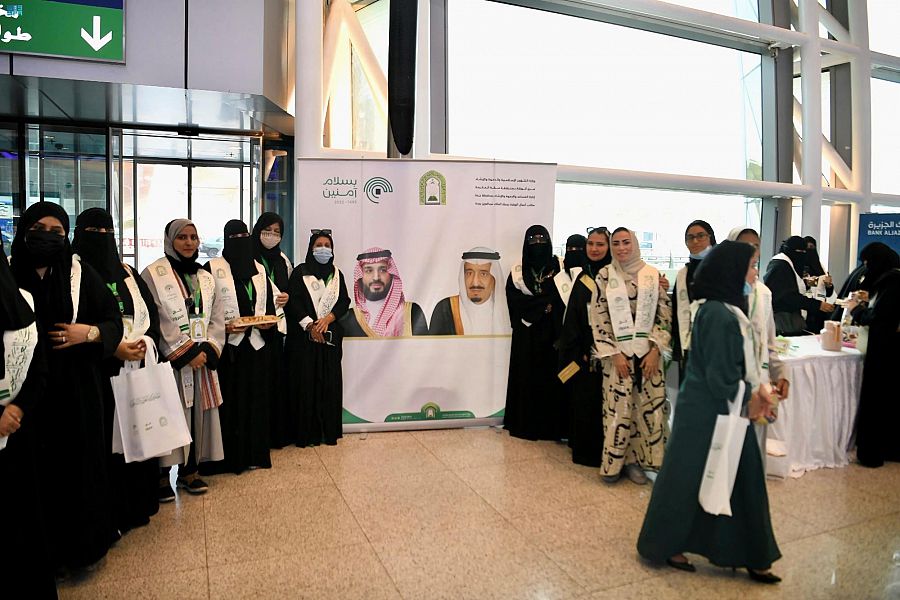 مبادرة تطوعية لتوديع ضيوف الرحمن بمطار الملك عبدالعزيز الدولي بجدة