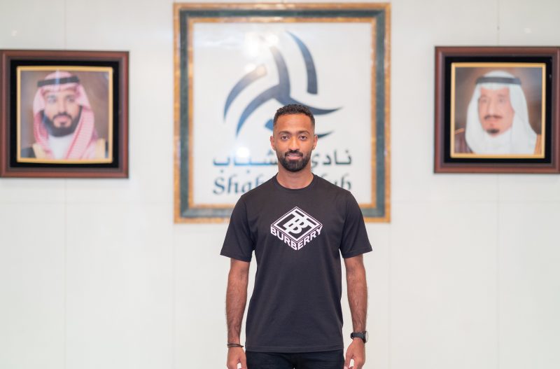 أحمد عبده مع الشباب