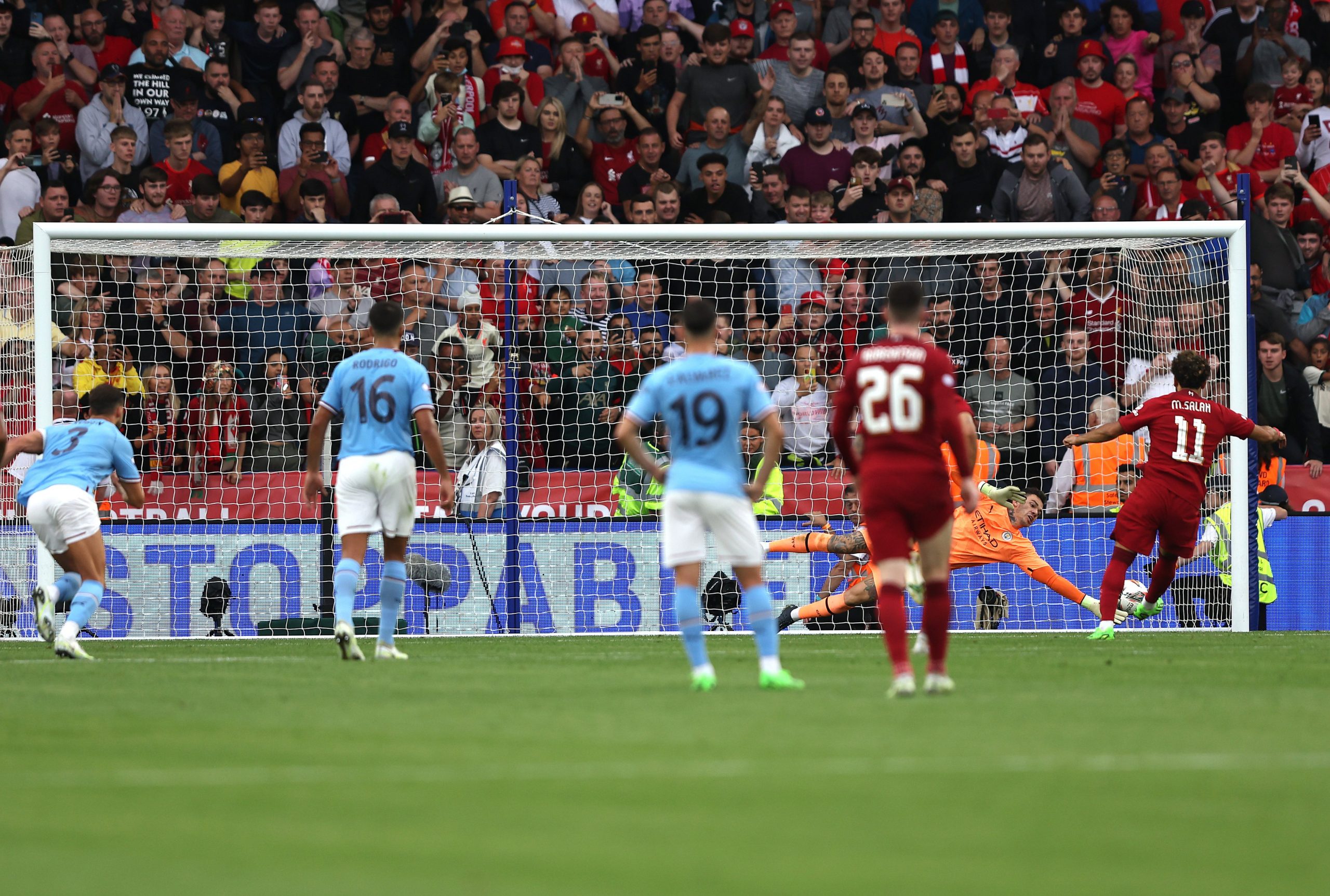 ليفربول بطلًا لـ كأس الدرع الخيرية بثلاثية في مان سيتي