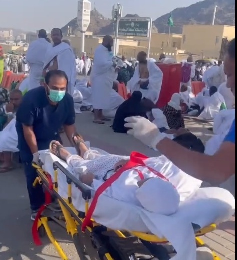 الهلال الأحمر يسعف حاجة هندية في مشعر منى
