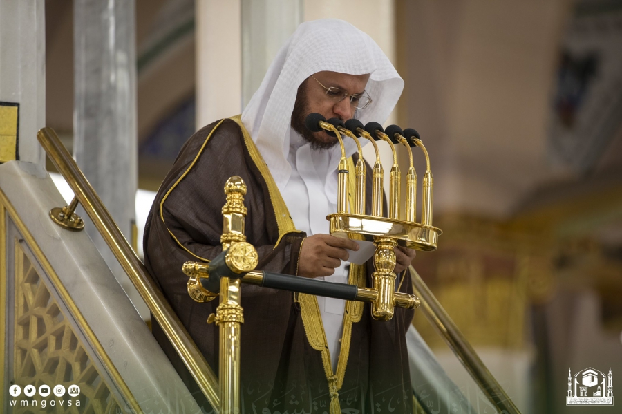 خطيب المسجد النبوي : تخصيص بداية العام بعبادة بدنية أو مالية إحداث في الدين