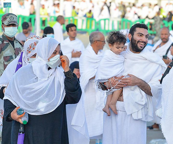 الإحصاء: إجمالي أعداد الحجاج لموسم حج 1443 بلغ 899,353 حاجًّا وحاجة