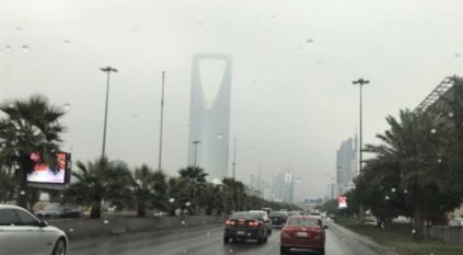 مشاهد من سقوط الأمطار على الرياض