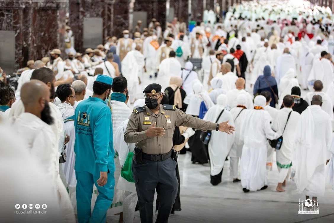 500 كادر أمني ينظمون الحشود في المسجد الحرام