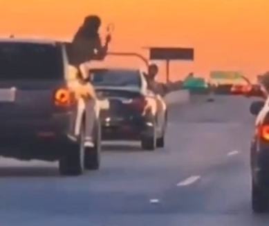 بالفيديو.. مطاردة نسائية بسيارتين على طريق عام تنتهي بكارثة - المواطن