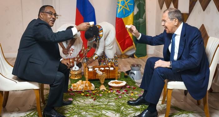 ما أسباب زيارة وزير الخارجية الروسي لإفريقيا؟