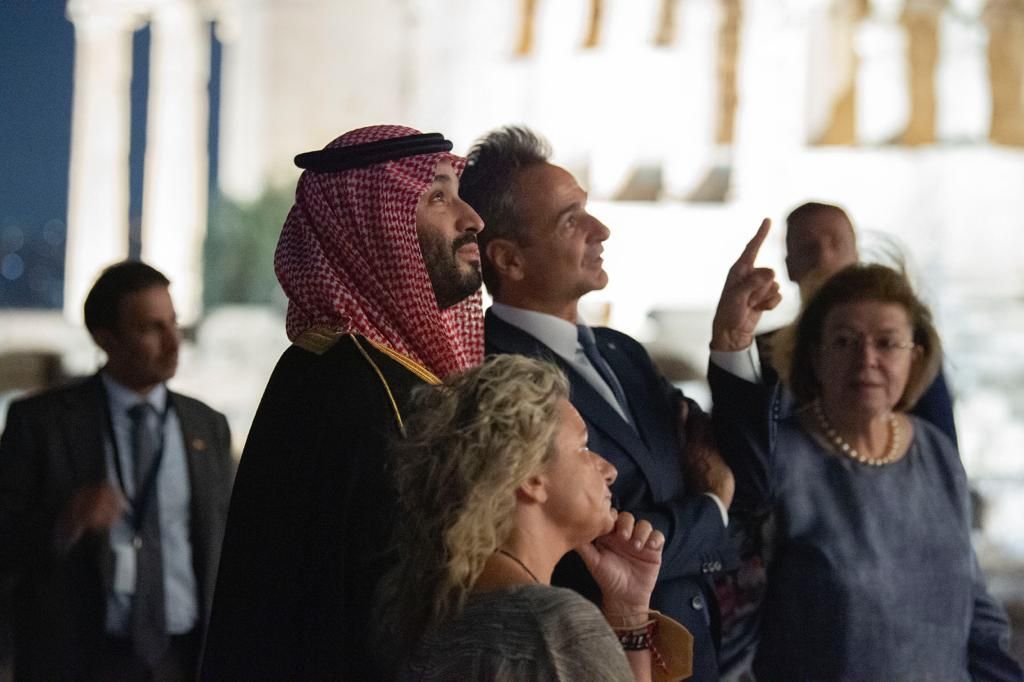 محمد بن سلمان يزور منطقة الأكروبوليس الأثرية في أثينا