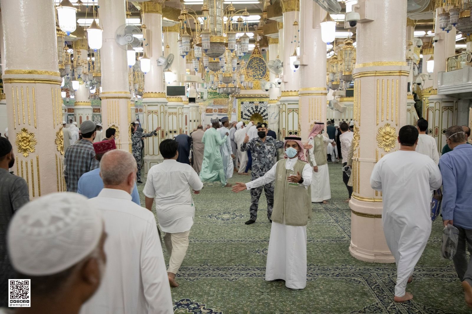 100 باب لاستقبال ضيوف الرحمن في المسجد النبوي بعد أدائهم الحج