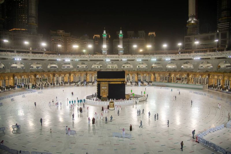 لقطات لـ الكعبة المشرفة خلال إزالة الحواجز المحيطة بها - المواطن